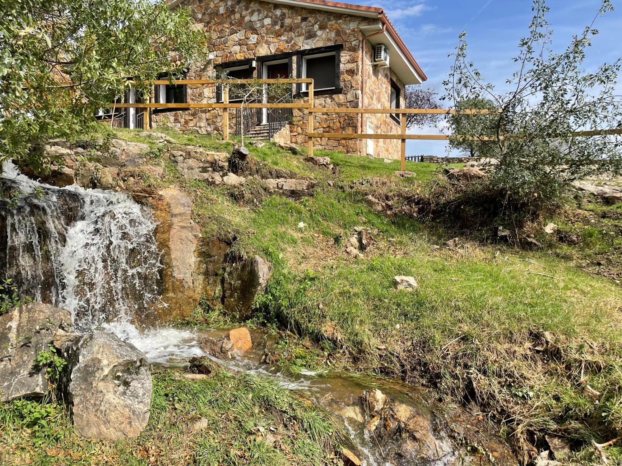 Apartamentos Los Pocillos Gargantilla del Lozoya Dış mekan fotoğraf